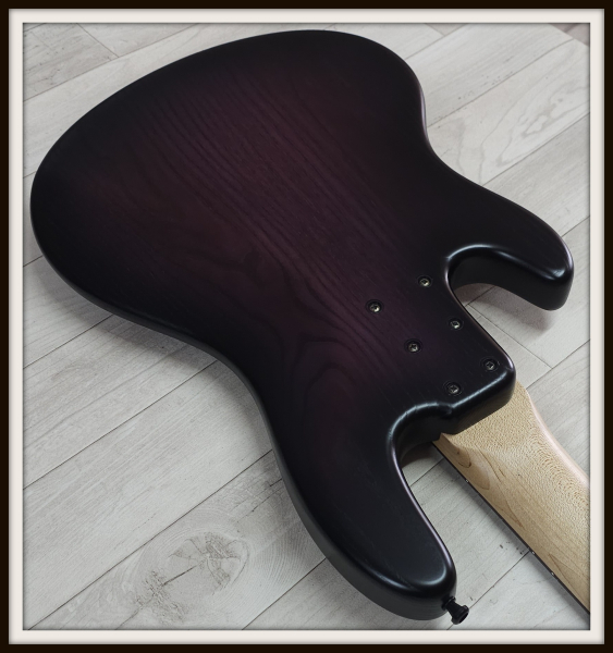 Sandberg California II TT5 passiv Fretless, Open Pore Violetburst
